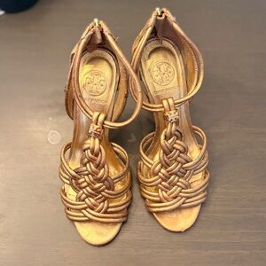 Tory Burch Gold Constance braided Heels size 7.5
